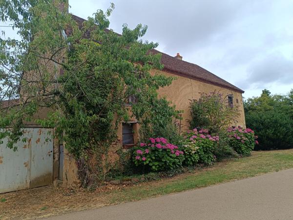 Ancienne longère de 1800 à rénover et sa deuxième bâtisse