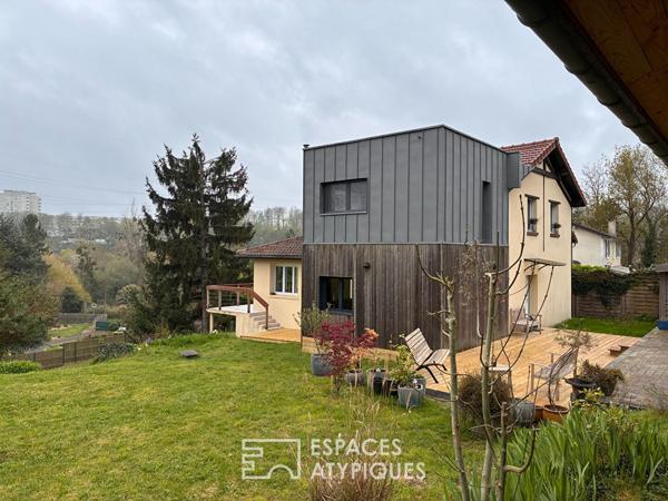 Dualité architecturale : Quand l’extension cubique sublime la tradition à Osny