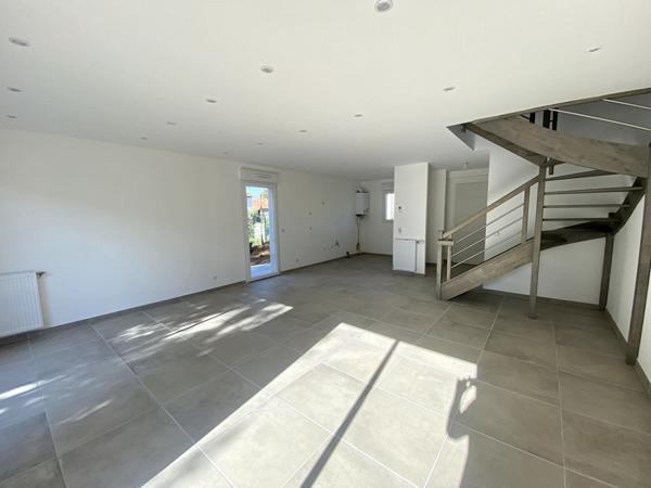 Maison récente 4 pièces de 86 m² dans le secteur calme et recherché de Vaulx En Velin Village