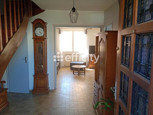 Maison
         8 pièces
        - 152 m² 380 000 € *