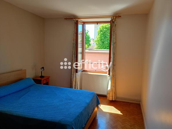 Maison
         8 pièces
        - 152 m² 380 000 € *