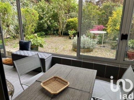 Appartement 2 pièces de 62 m² à Suresnes (92150)