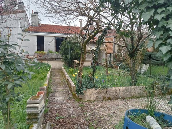 Achat maison près de COGNAC - 4 pièce(s) - 100 m² - 102 600 €