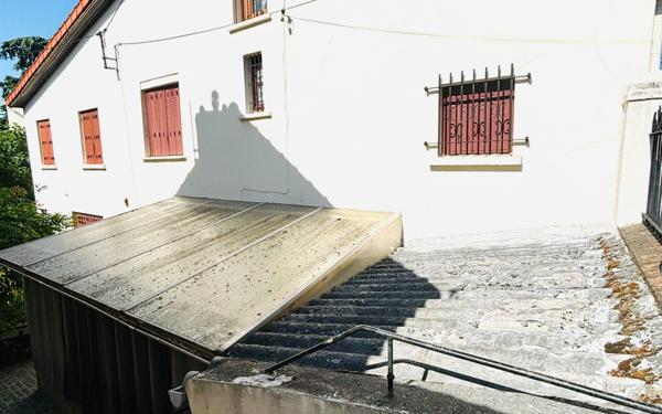 Maison à vendre    5 pièces •  Saint-Denis