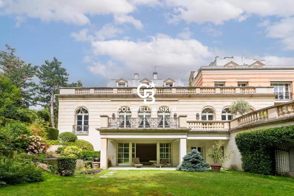 Hôtel particulier 12 pièces à vendre Paris 16ème - 75016 / Réf: 20250703