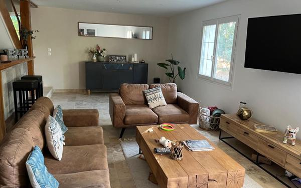 Maison à vendre    4 pièces • 290,24 m2 Charly-sur-Marne