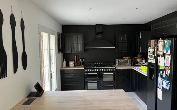 Maison à vendre    4 pièces • 290,24 m2 Charly-sur-Marne