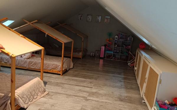 Maison à vendre    4 pièces • 290,24 m2 Charly-sur-Marne