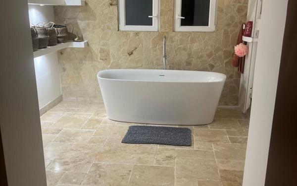 Maison à vendre    4 pièces • 290,24 m2 Charly-sur-Marne