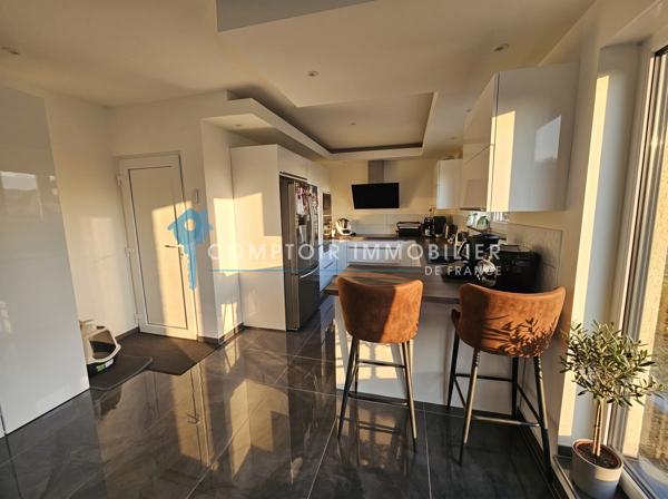 Maison
                                                                                                                                                                                                                                                                                                                        6 pièce(s)                                                                                                                                                                                                          4 chambre(s)                                                                                                                                                                                                          140  m²