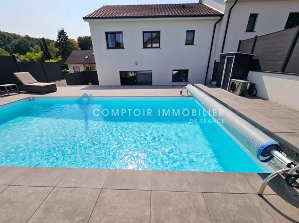 Maison
                                                                                                                                                                                                                                                                                                                        6 pièce(s)                                                                                                                                                                                                          4 chambre(s)                                                                                                                                                                                                          140  m²