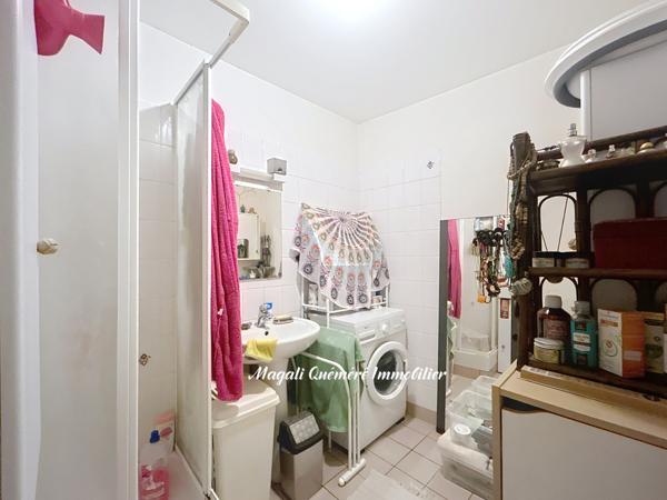 Saint-Malon-sur-Mel (35750) SAINT MALON SUR MEL - Spécial investisseur ! Immeuble de rapport .