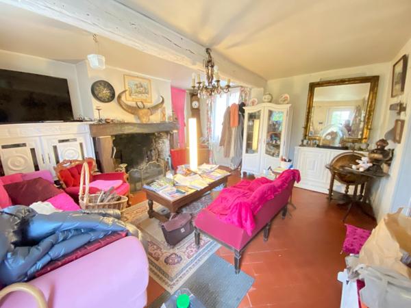 Charmante longère, espace et grand terrain