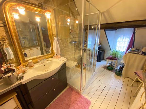 Charmante longère, espace et grand terrain