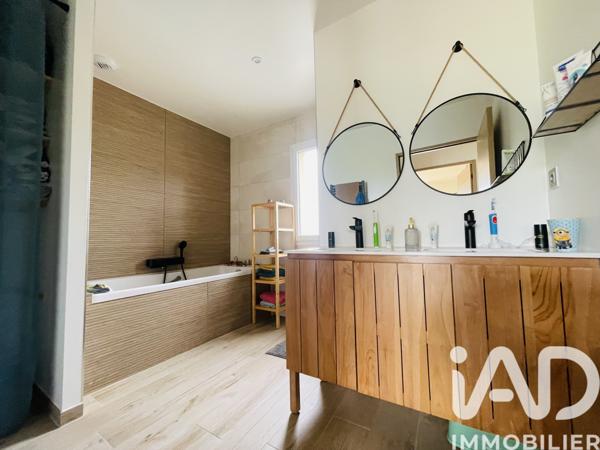 Maison à vendre 6 pièces 173 m² Saint-Pantaléon-de-Larche