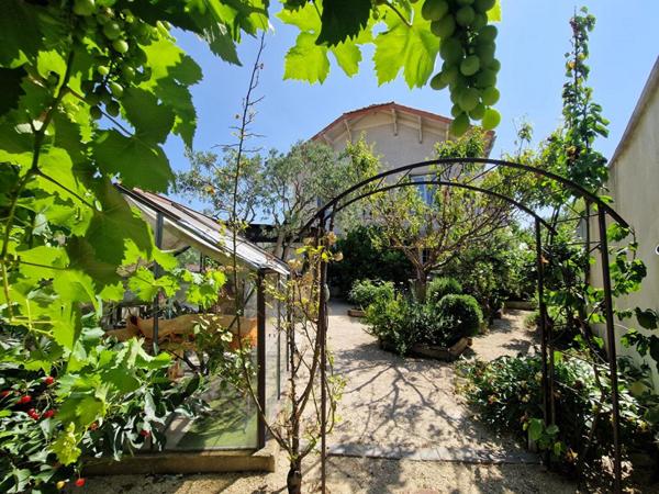 Maison Chateaurenard 10 pièce(s) 202 m2