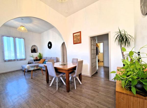 Maison Chateaurenard 10 pièce(s) 202 m2