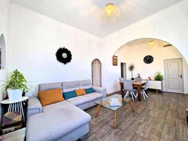 Maison Chateaurenard 10 pièce(s) 202 m2