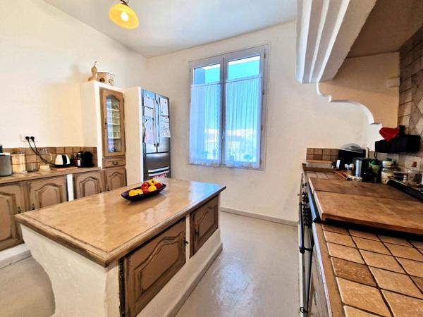 Maison Chateaurenard 10 pièce(s) 202 m2