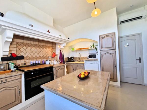 Maison Chateaurenard 10 pièce(s) 202 m2