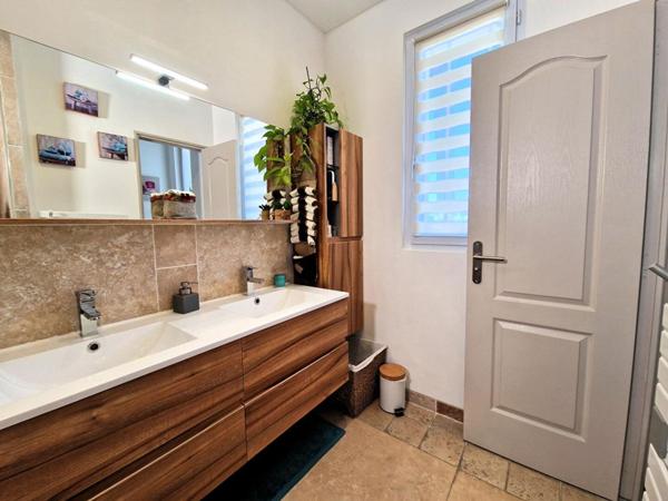 Maison Chateaurenard 10 pièce(s) 202 m2