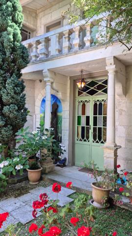Maison de prestige à Saintes 12 pièces