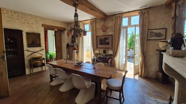 Maison de prestige à Saintes 12 pièces