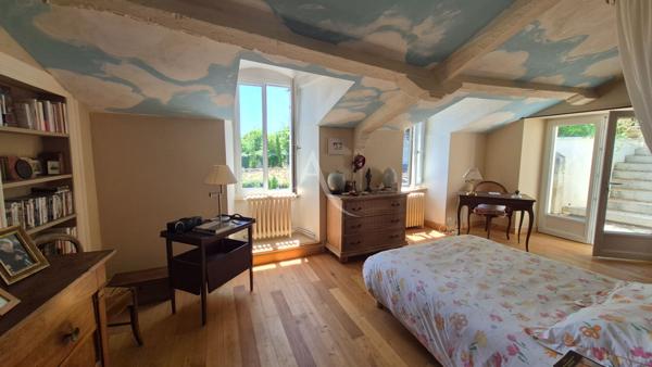 Maison de prestige à Saintes 12 pièces