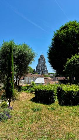 Maison de prestige à Saintes 12 pièces