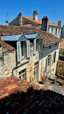 Maison de prestige à Saintes 12 pièces