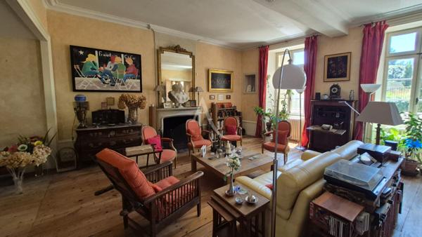 Maison de prestige à Saintes 12 pièces