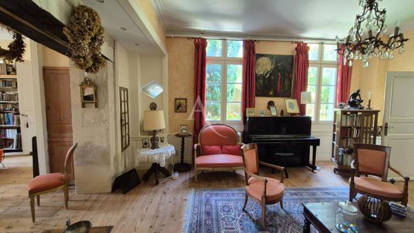 Maison de prestige à Saintes 12 pièces