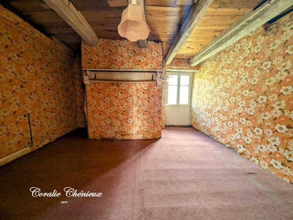 Maison en pierre à rénover avec grange