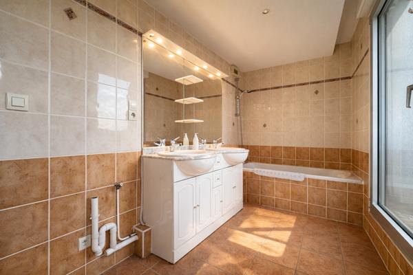 Nancy (54000) NANCY 95 m2 avec roofftop de 80m2 privatif et garage box