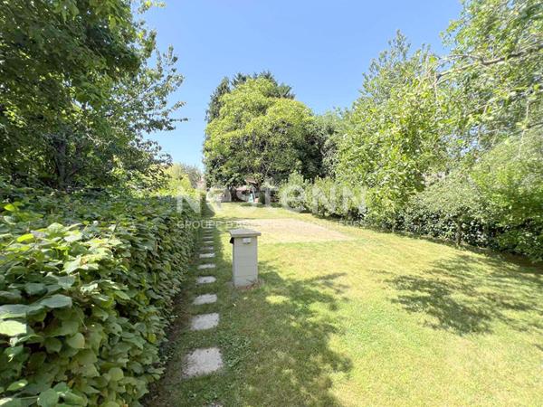 CHAUMONT EN VEXIN Maison de 75 m² avec dépendance attenante et communicante de 50 m² au sol (+ combles aménageables) sur 1500 m² de terrain