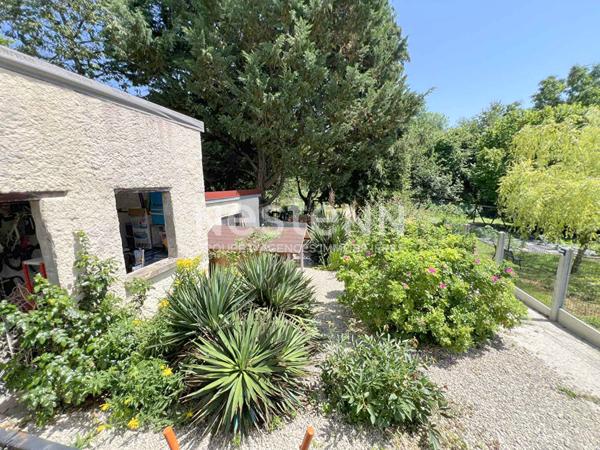 CHAUMONT EN VEXIN Maison de 75 m² avec dépendance attenante et communicante de 50 m² au sol (+ combles aménageables) sur 1500 m² de terrain