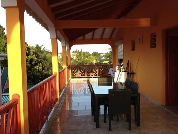 EN EXCLUSIVITE - A VENDRE - VILLA MULTIFONCTIONNELLE AU COEUR D'UN QUARTIER RECHERCHE A SAINTE ANNE