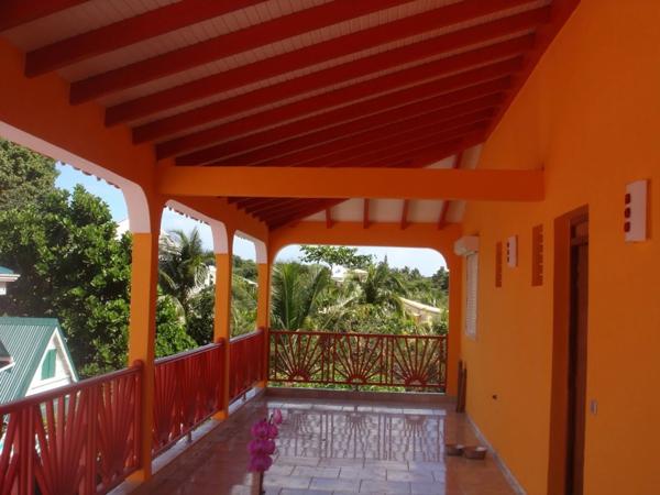 EN EXCLUSIVITE - A VENDRE - VILLA MULTIFONCTIONNELLE AU COEUR D'UN QUARTIER RECHERCHE A SAINTE ANNE