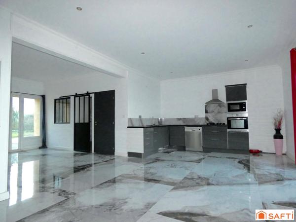 Maison familiale aux volumes généreux, sans vis à vis