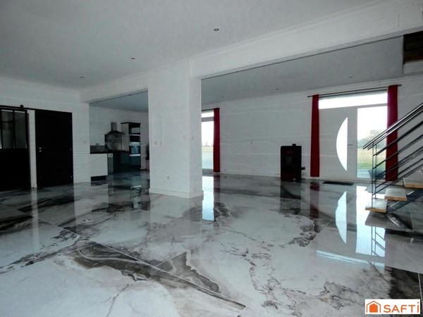 Maison familiale aux volumes généreux, sans vis à vis