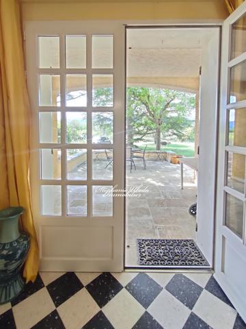 Cabrières-d'Avignon (84220) Ravissante propriété dans un cadre splendide