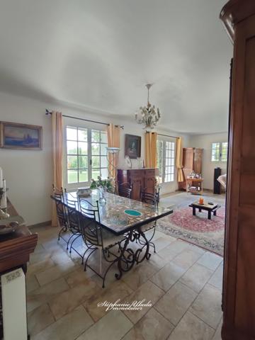 Cabrières-d'Avignon (84220) Ravissante propriété dans un cadre splendide