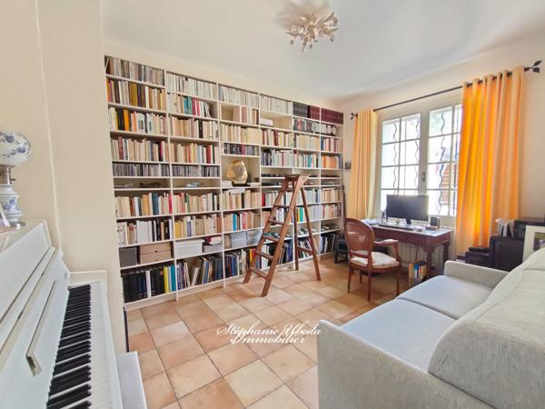 Cabrières-d'Avignon (84220) Ravissante propriété dans un cadre splendide