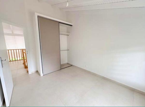 BAISSE DE PRIX !! A LOUER JOLIES VILLAS NEUVES T4 OU T5 EN DUPLEX A VERNOU PETIT BOURG