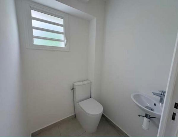 BAISSE DE PRIX !! A LOUER JOLIES VILLAS NEUVES T4 OU T5 EN DUPLEX A VERNOU PETIT BOURG
