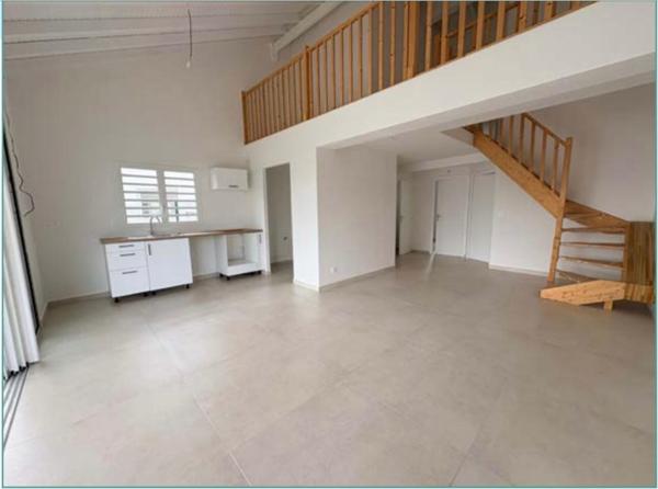 BAISSE DE PRIX !! A LOUER JOLIES VILLAS NEUVES T4 OU T5 EN DUPLEX A VERNOU PETIT BOURG