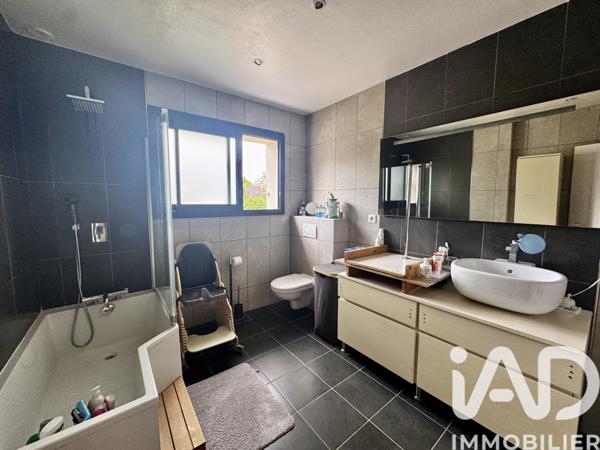 Maison à vendre 8 pièces 187 m² Tiercé