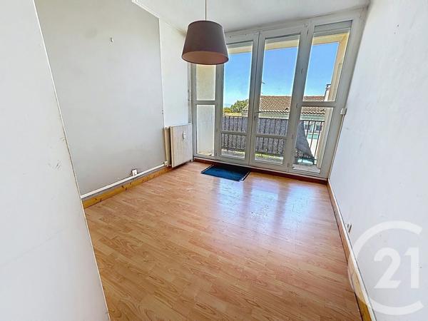 Appartement F3 à vendre  3 pièces - 60,76 m 2   VILLENEUVE LES AVIGNON  - 30