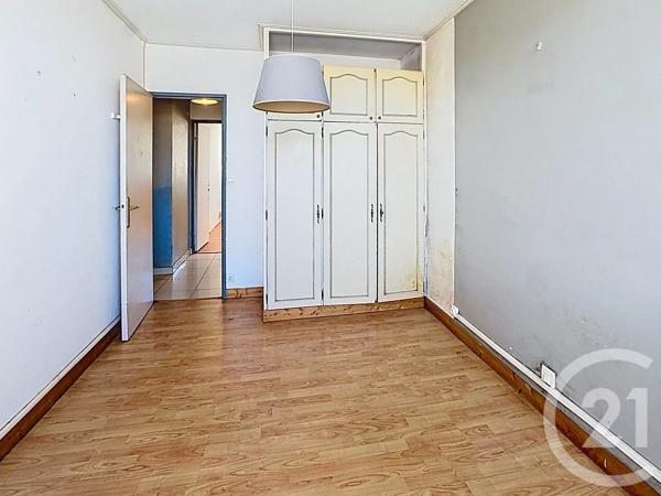 Appartement F3 à vendre  3 pièces - 60,76 m 2   VILLENEUVE LES AVIGNON  - 30