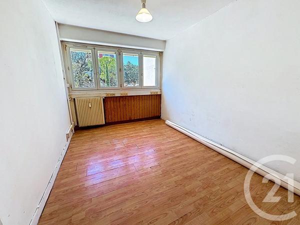 Appartement F3 à vendre  3 pièces - 60,76 m 2   VILLENEUVE LES AVIGNON  - 30